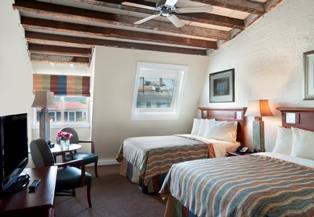 بروفينس The Boatslip Resort الغرفة الصورة